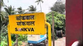 Train going near Beautiful Beach in Goa! Goa Express crossing Sankval Railway Station! #india #goa