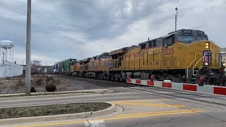 Uprr Intermodal Train Makes It Way Thru Rochelle, Il 2212024