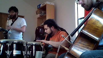 "Crescendo, Decrescendo" Living Space Trio@House Jam 2012-01-23
