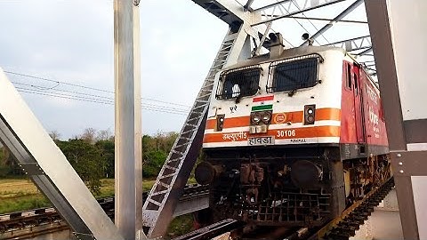 Aggressive PUSH-PULL Fortune Wap5 Livery hauled Intercity Express Dangerous Passing Over The Bridge