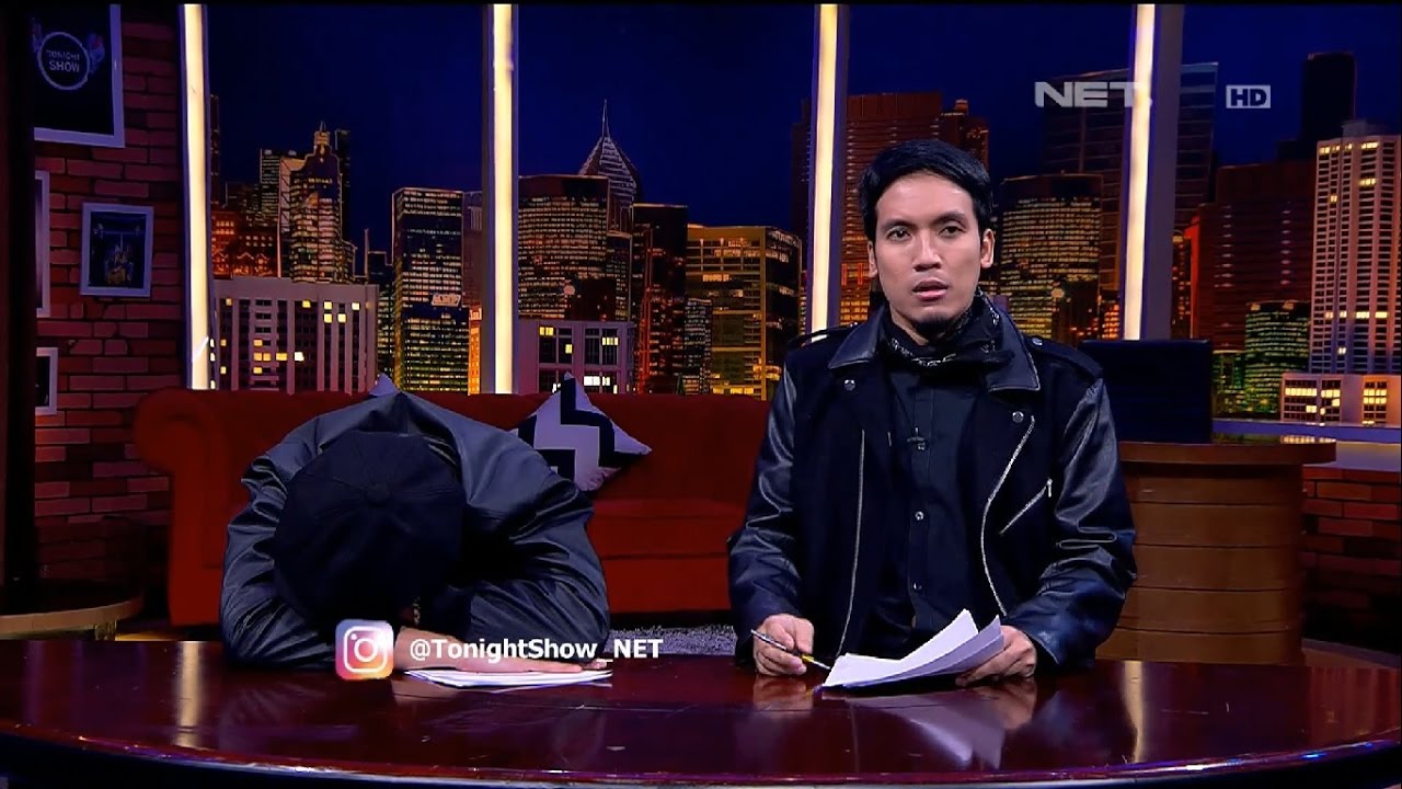 Desta Lagi Asik Bacain Berita, Vincent Malah Ketiduran - Tonight Show