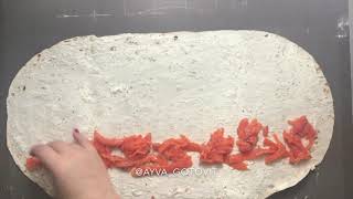 Рулет из лаваша с творожным сыром и малосоленой семгой Рулет из лаваша с творожным сыром и малосоленой семгой