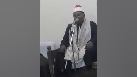 القارئ الشيخ مصطفى عبد الحق يمتع السامعين في اواخر سوره الزمر