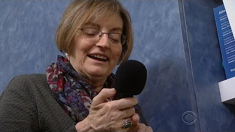 Does everyone with ALS lose voice?