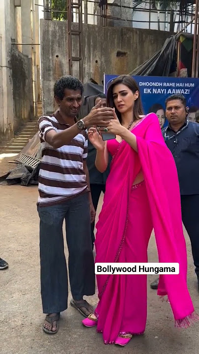 SOO SWEET!!! #kritisanon helps a fan click #selfie with her #shorts