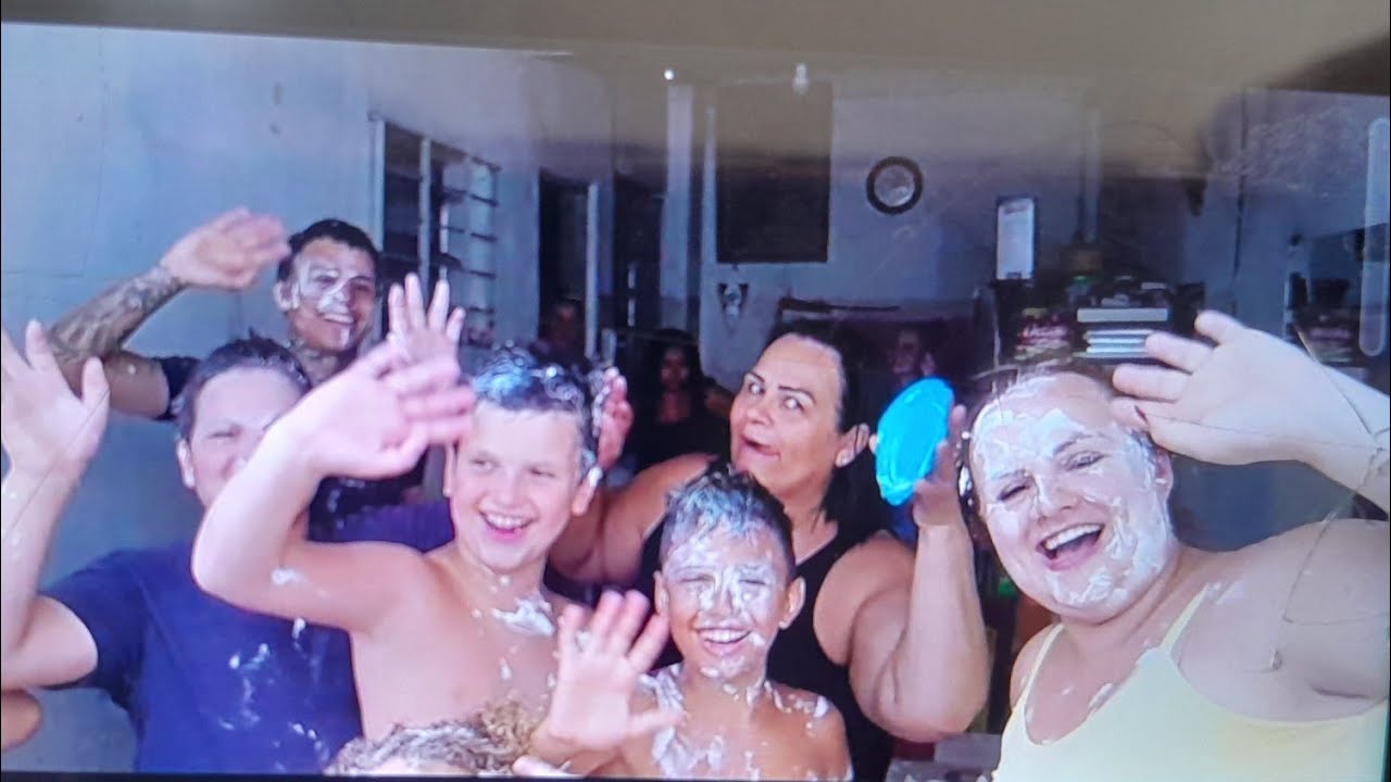Torta na cara com a família!!!
