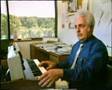Capture de la vidéo Dr Bob Moog Demonstrates The Minimoog