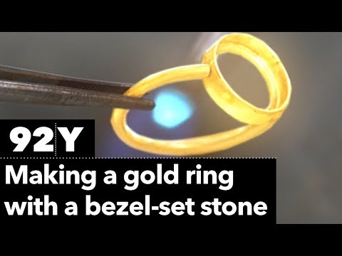 How to Make a Gold Ring With a Bezel-Set Stone