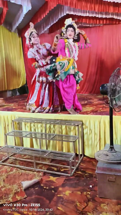 Suno Radhe tera khana dhani chunri pe marta hai