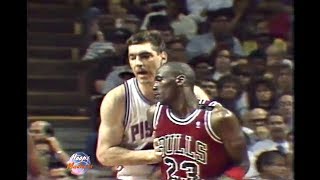 Bill Laimbeer Pushes Michael Jordan Without a Reason! (1989 Playoffs)