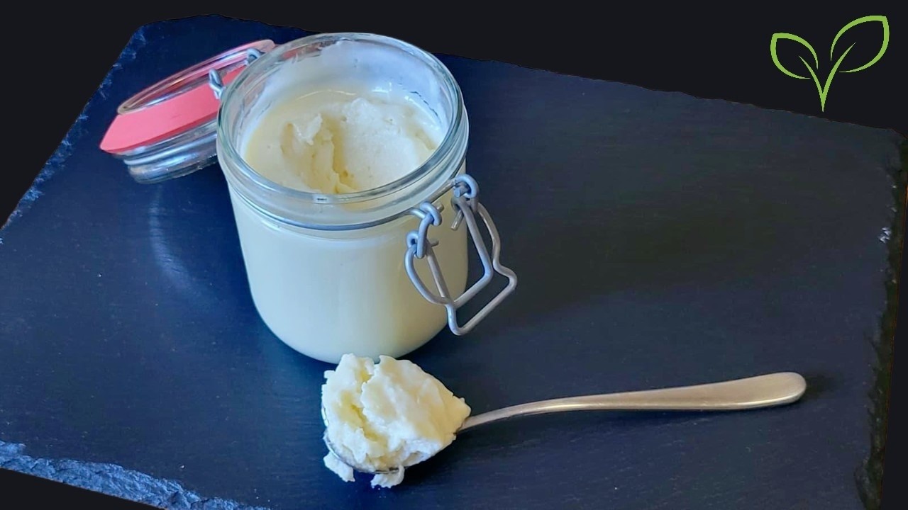 Formaggio o Yogurt? Come preparare lo Skyr di lupini: la crema vegana proteica fatta in casa.