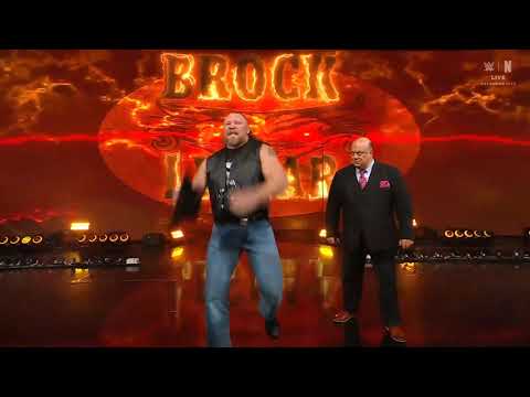 بروك ليسنر يتعرض لموقف محرج وينزلق في عرض الرو اليوم