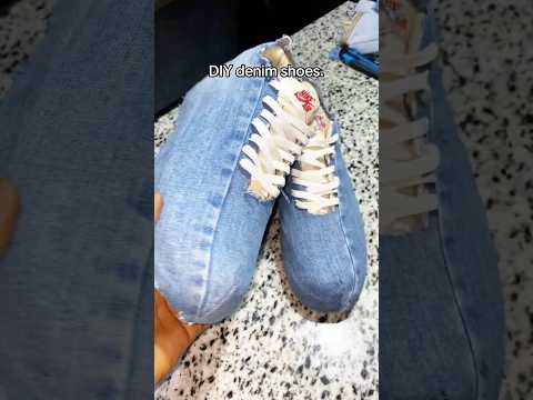 Turning old shoes into denim shoes.