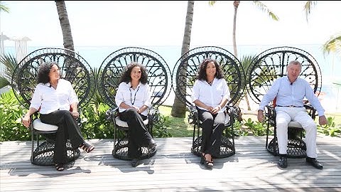 The Clarisse Sisters – En aparté (Stage whisper)