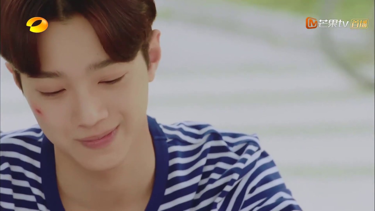 《初恋那件小事》第5集Cut1 又年打球受伤 淼淼贴心送药 A Little Thing Called First Love EP5【芒果TV独播剧场】