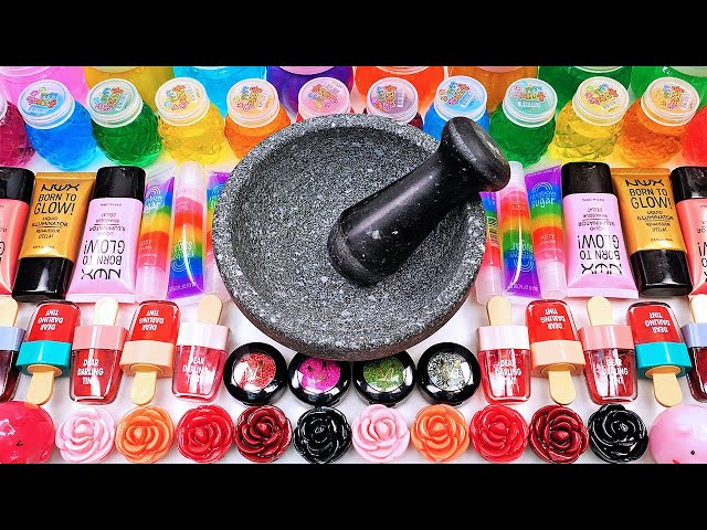 Satisfying Video Mixing Makeup Cosmetics Glitter Squishy Balls into Glossy Slime GoGo Slime ASMR class=