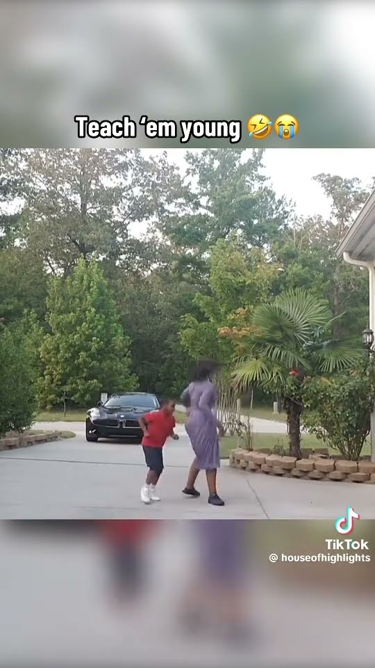 In the dress ? #hoodnews #basketball #mom #dress #ballislife #sports #viralvideo #omg #how #wow #us