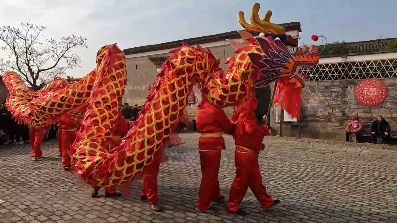 舞龙Village dragon dance performance