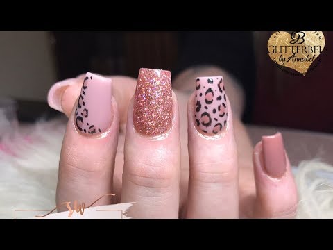 Leopard print gel polish design