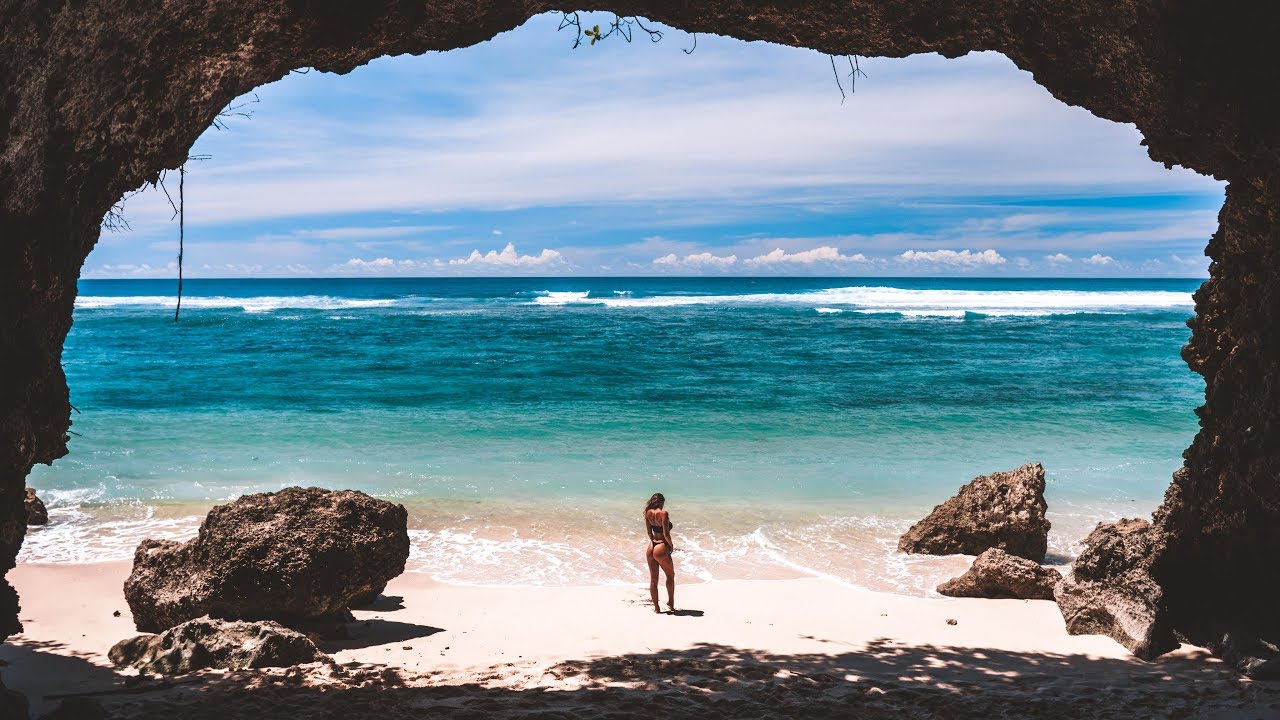 SECRET BEACH IN BALI - YouTube