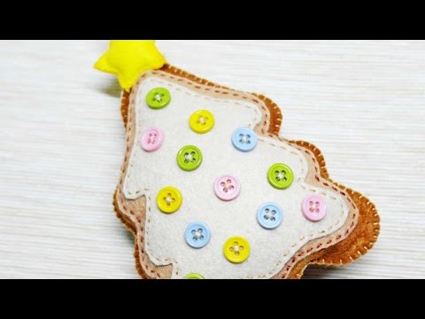 how-to-make-a-sweet-felt-christmas-tree---diy-crafts-tutorial---guidecentral