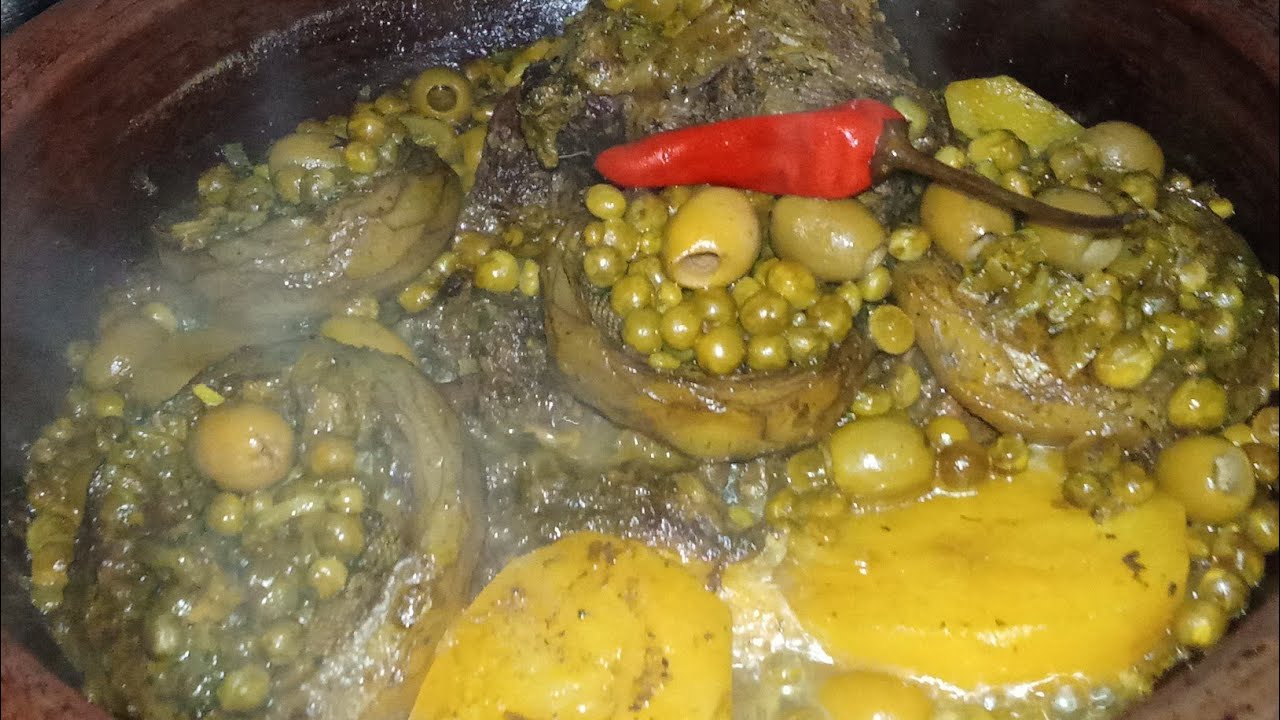 اجي يا اختي نصيبو واحد طاجين بالقوق والجلبانه واللحم البݣري الفلفله 🌶️ كيجي الديد ما تشبعوش منو