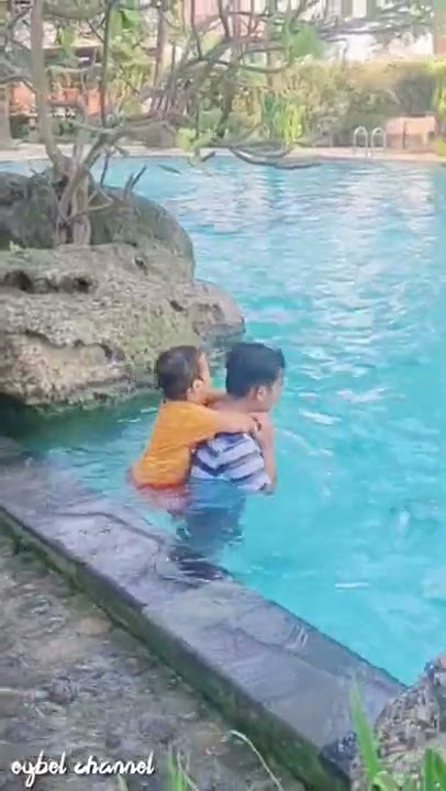 #SHORTS | Berenang Di Kolam Renang Hotel 🤩