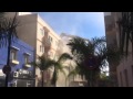 Trabajos para asegurar los alrededores de la zona del edificio derribado en Los Cristianos