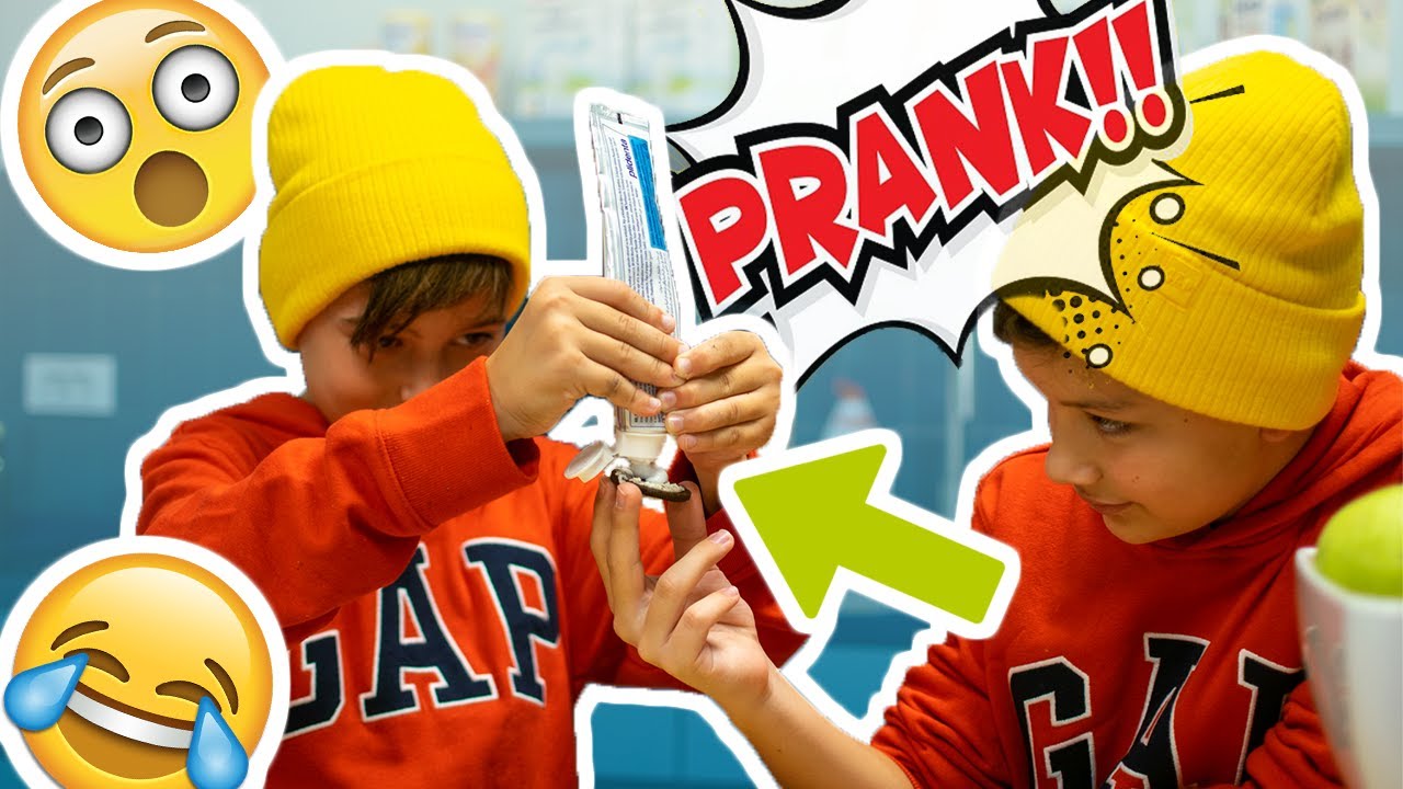 PRANK - TONI & PETAR feat.- ZAGREPČANKE I DEČKI (Official music video)