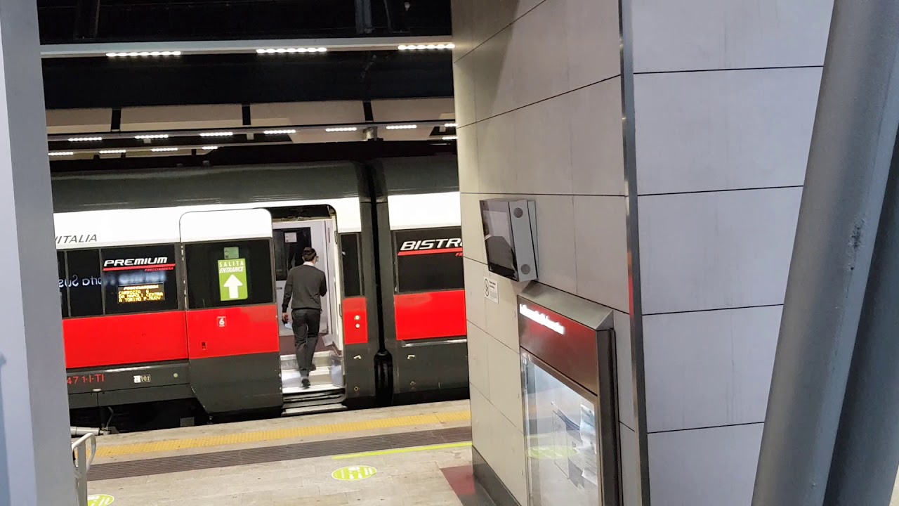 capotreno fischia e dà il via a Frecciarossa - YouTube