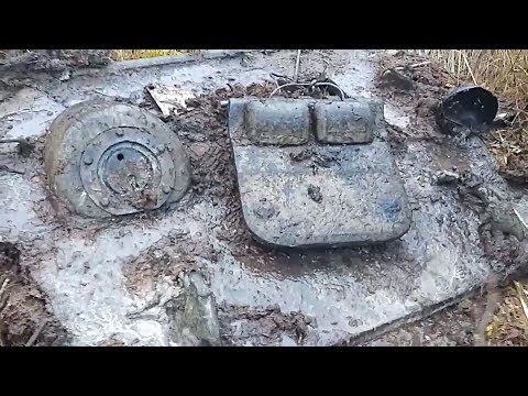 Видео: Нашли разбитый танк T-34 в болоте.  / broken tank T-34 in the swamp WW2