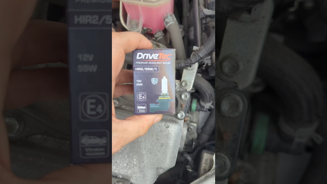 Headlamp bulb replacement Toyota Auris #mechanic #diy #fix #automobile