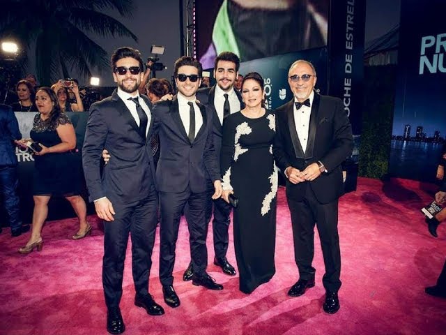 Con los Años Que Me Quedan Il Volo * Premio lo Nuestro 2018 class=