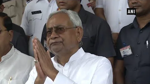 Nitish Kumar pays last respect to former Bihar CM Jagannath Mishra