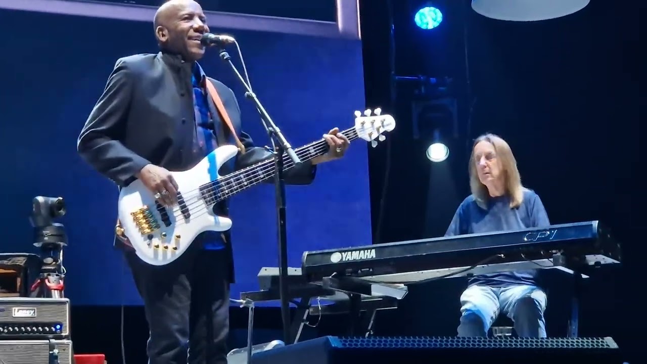 Eric Clapton - Cocaine - Live in Prague 2026 - YouTube
