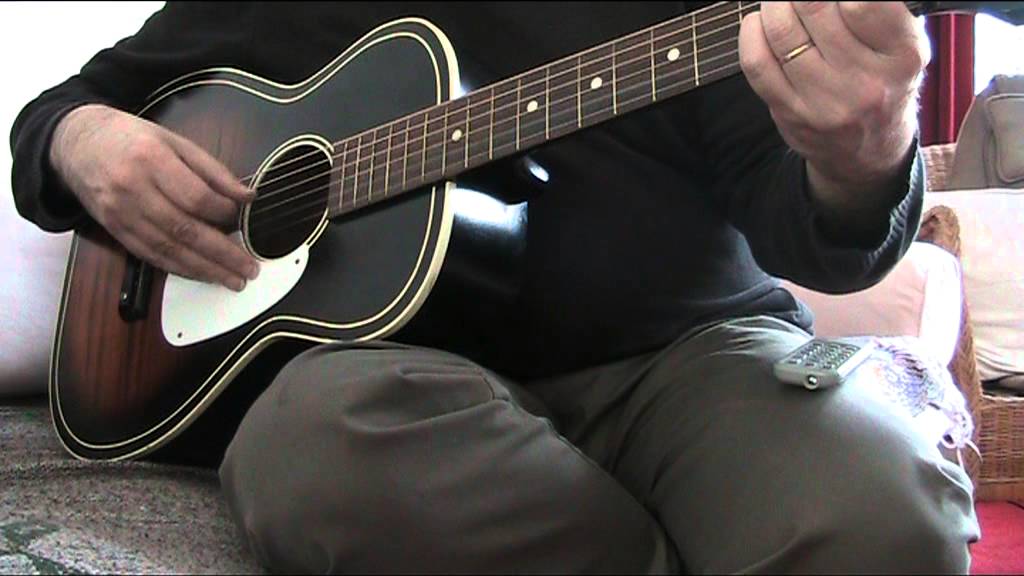 Silvertone Student parlor H608 1959 - YouTube