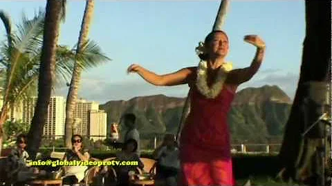 WAIKIKI HULA BY KANOE MILLER. WAIKIKI, HAWAII USA