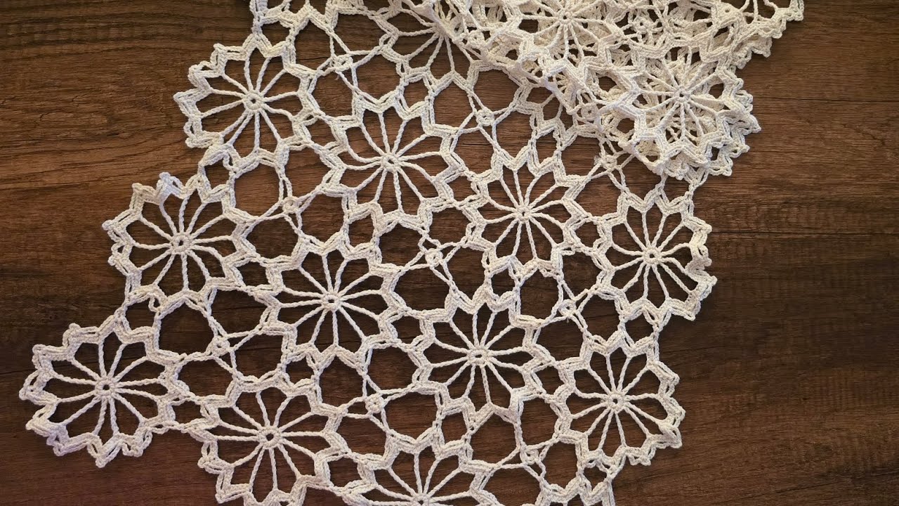 Super  Easy  crochet  Flower  Motif  🧶runner, 