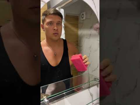 Как правильно мыть зеркало в ванной
