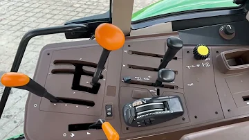 Kolik koní má traktor JD 6615?