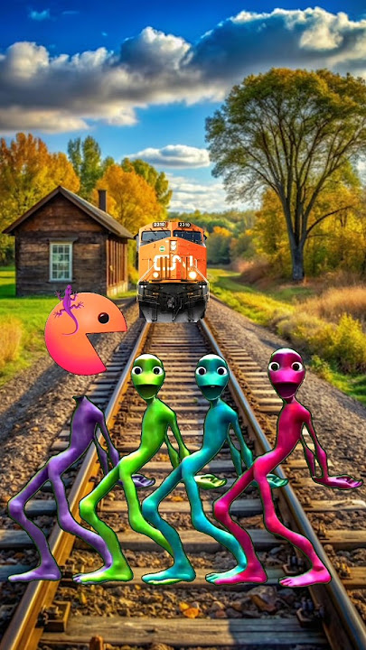 the train is coming but Pac-Man is chewing dame tu cosita😍 #shorts #youtubeshorts #viralvideo