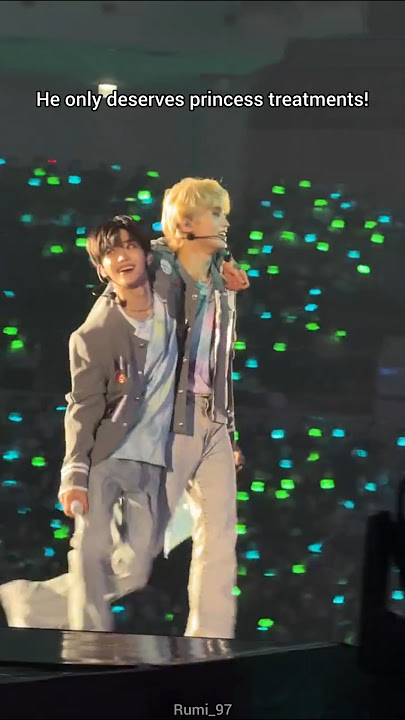 The way jaemin hanging there like a helpless baby 😂 #nomin #nctdream