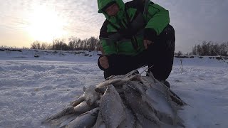 +18! КЛЮЁТ, ОДИН ЗА ОДНИМ! ЛОВЛЯ ЛЕЩА!Зимняя рыбалка 2024! Рыбалка в глухозимье!