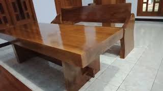satu set (meja kursi  clasik) kayu trembesi 👍🙏