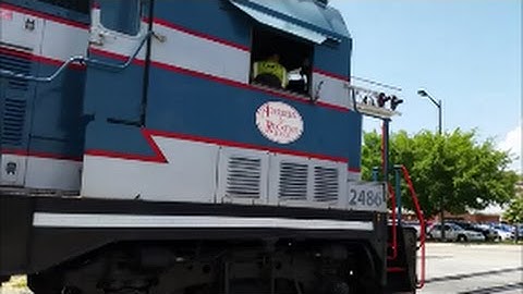 [A&R] 2486 EMD CF7 @ Work Agian With Quelling Leslie RS5T With A Horn Show in Fayetteville NC