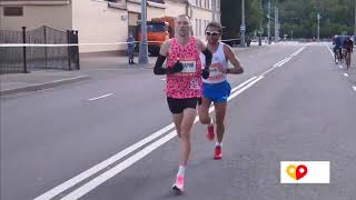 Искандер Ядгаров и Юрий Чечун.  Финиш мужчин на марафоне в Москве Где ты?
