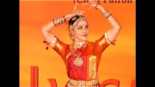 Hema Malini performs Bharatanatyam at Acharya Jialal Vasant Sangeet Niketan: Rare never seen before