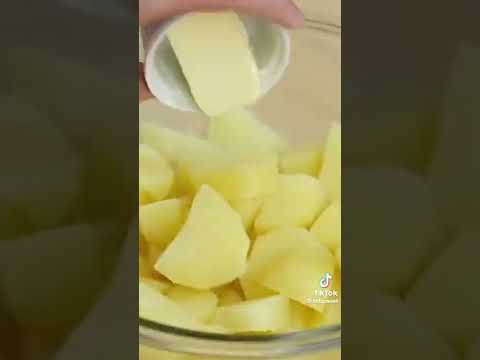 طريقة البطاطس المسلوقه مع اللحم المفروم