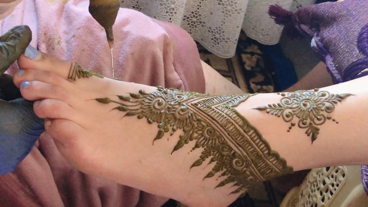 نقش الحناء الهندي خفيف على الأرجل رائعة بطريقة سهلة لجميع المناسبات