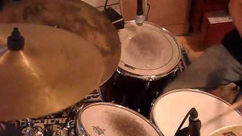 Matt MacKinnon - Paradiddles around the kit